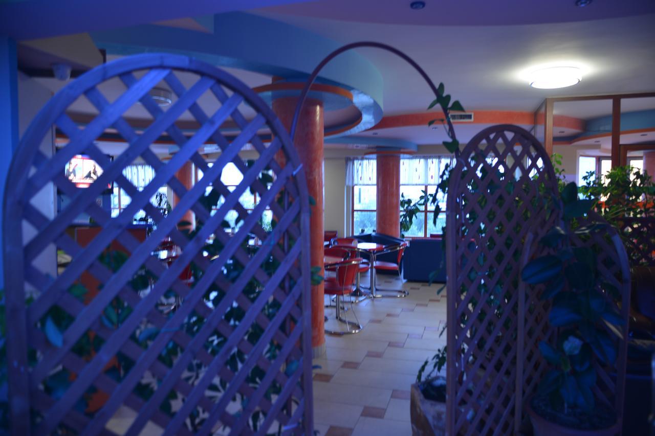 Royal Gaz Hotel Durrës Exteriör bild